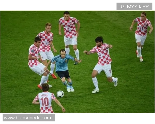 南京篮球队包夹战术解析及其对比赛的影响探讨